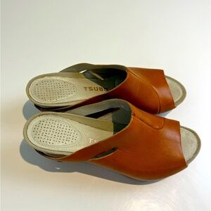 Tsubo Open Toe Brown Leather Wedge Sandals Slip On Slide Women’s Size: 6